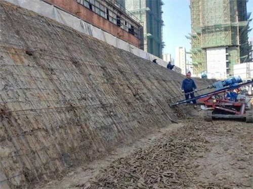 潜山建筑边坡支护